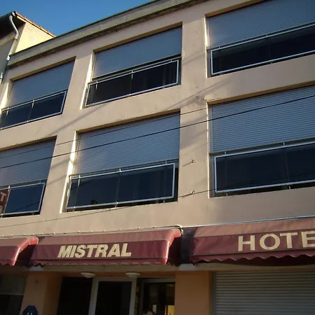 Mistral Hotel 2*
